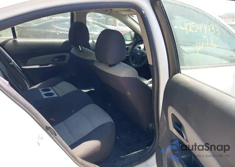 2013 Chevrolet Cruze Ls z USA, uszkodzony, nr VIN 1G1PA5SH1D7304259